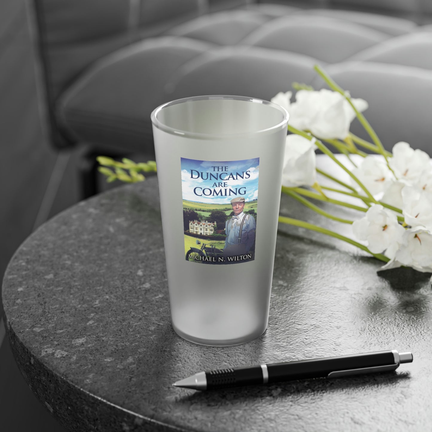 The Duncans Are Coming - Frosted Pint Glass